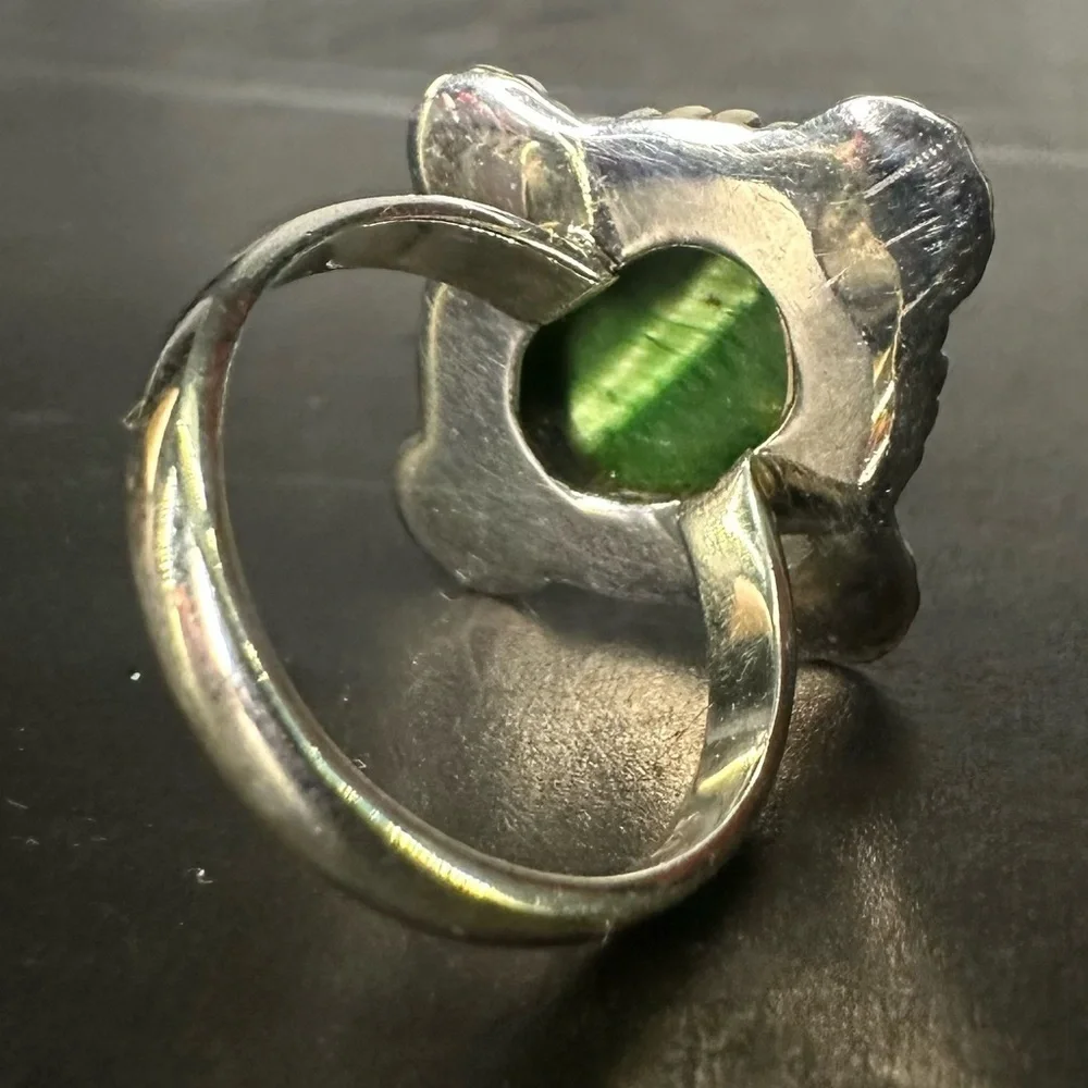 Sterling Silver Green Tigers Cats Eye Elegant Setting Statement Ring